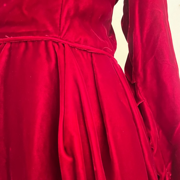 Vintage Cranberry Red Velvet Long Sleeve Cocktail Dress // US women’s XS - Picture 4 of 9